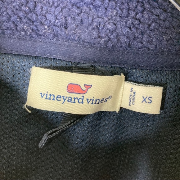 3/$30 Vineyard Vines | Navy Quilted Fleece Full Zip Vest XS - Picture 5 of 8